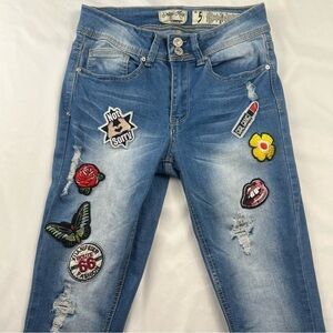 Indigo Rein - Women’s Jeans - Size 5 - Unique - Sewn Patches - Skinny Leg